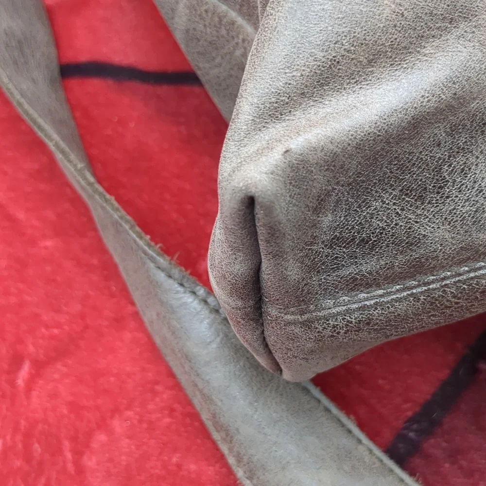 Chen and Derington leather bag